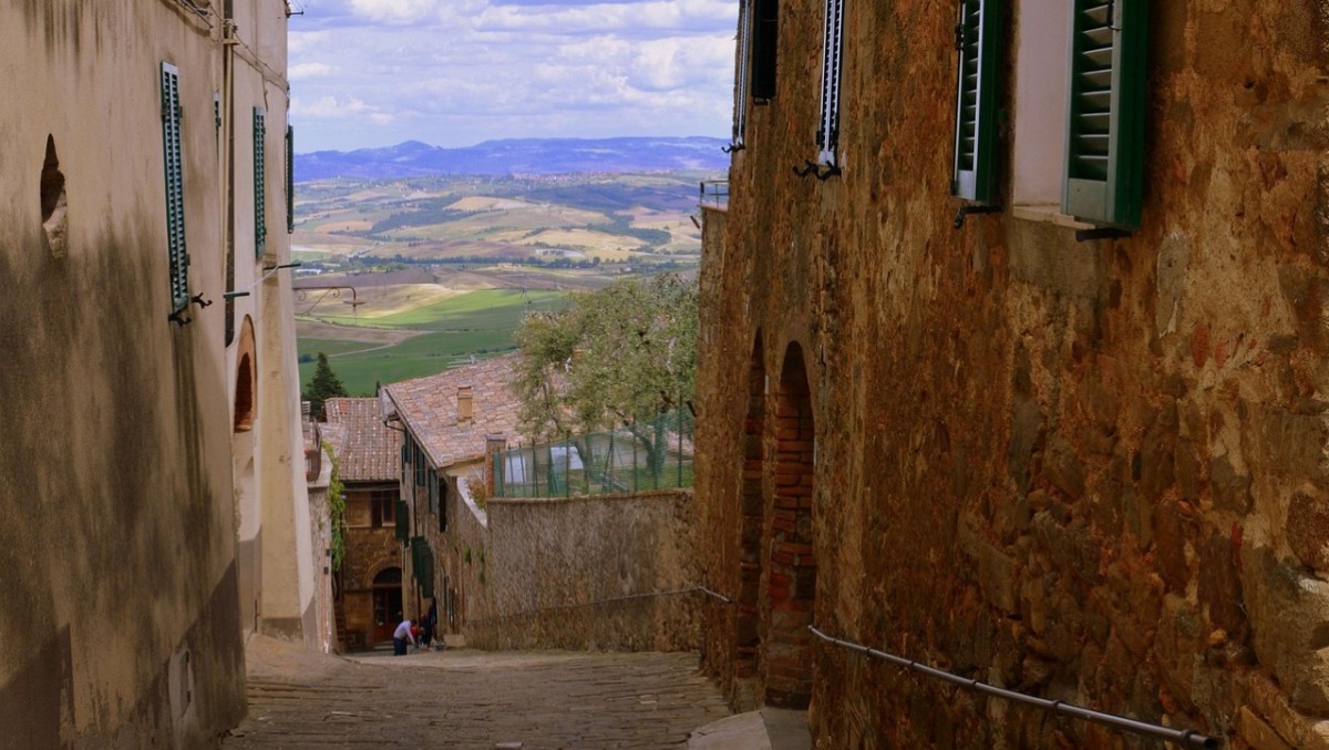 Val d’Orcia capitale del cicloturismo: tra vigne, borghi e panorami unici - 