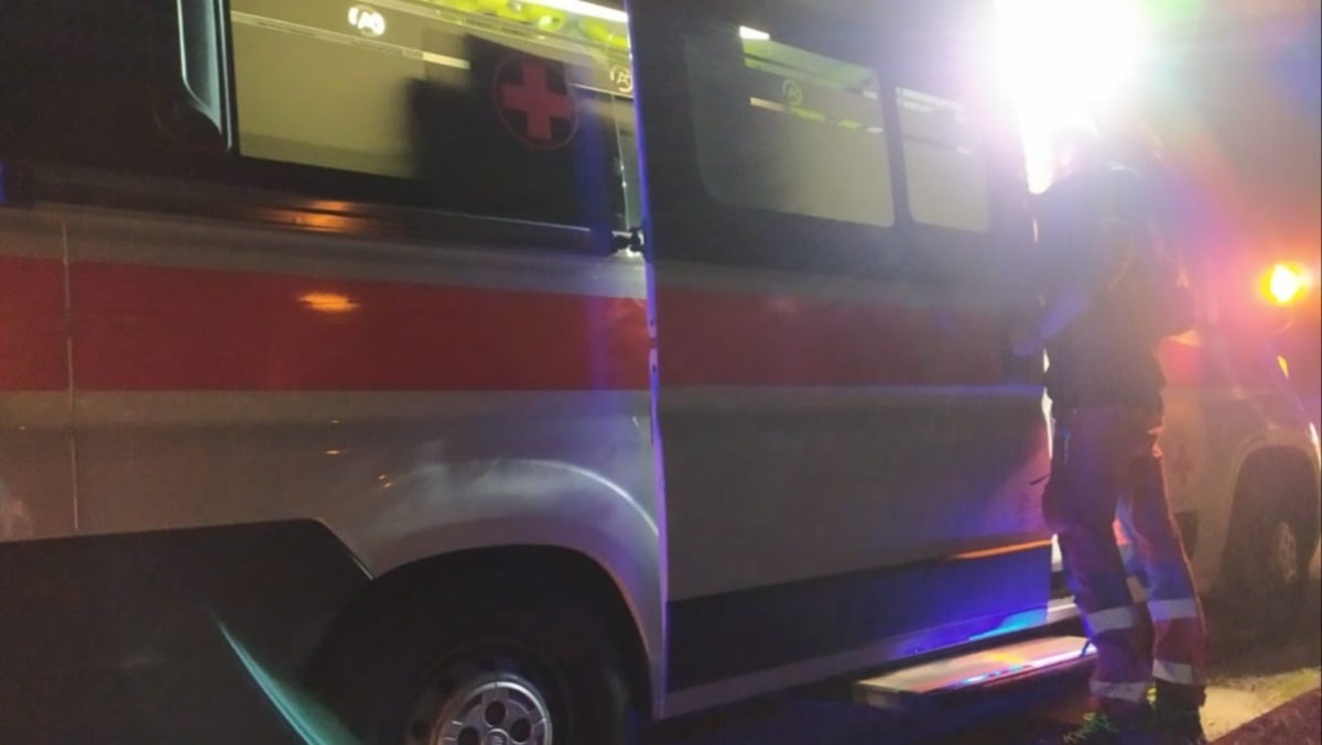 Aprilia Marittima, giovane turista muore dopo una caduta dal quinto piano - 
