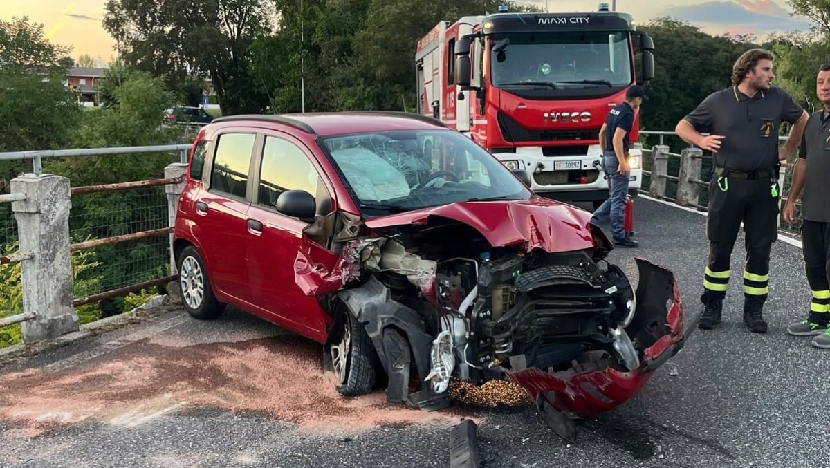 Premariacco, auto si schianta al Ponte Romano: traffico fermo e soccorsi anche dall’alto - 