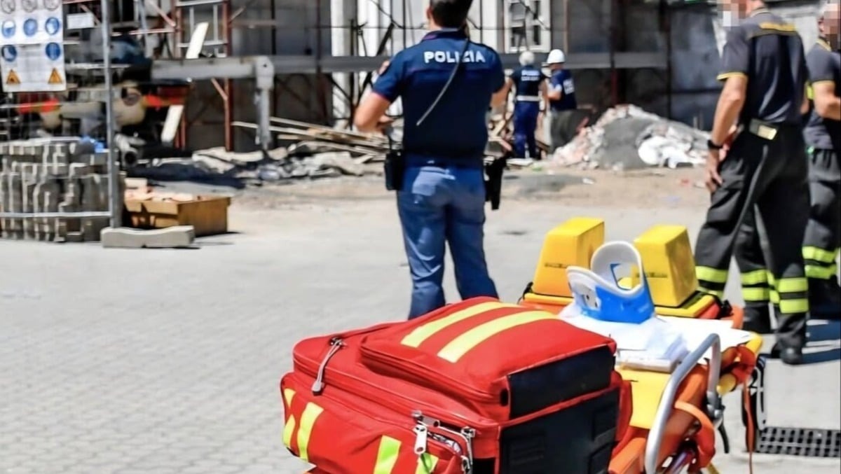 Pordenone, operaio stroncato da un malore nel cantiere del centro - 