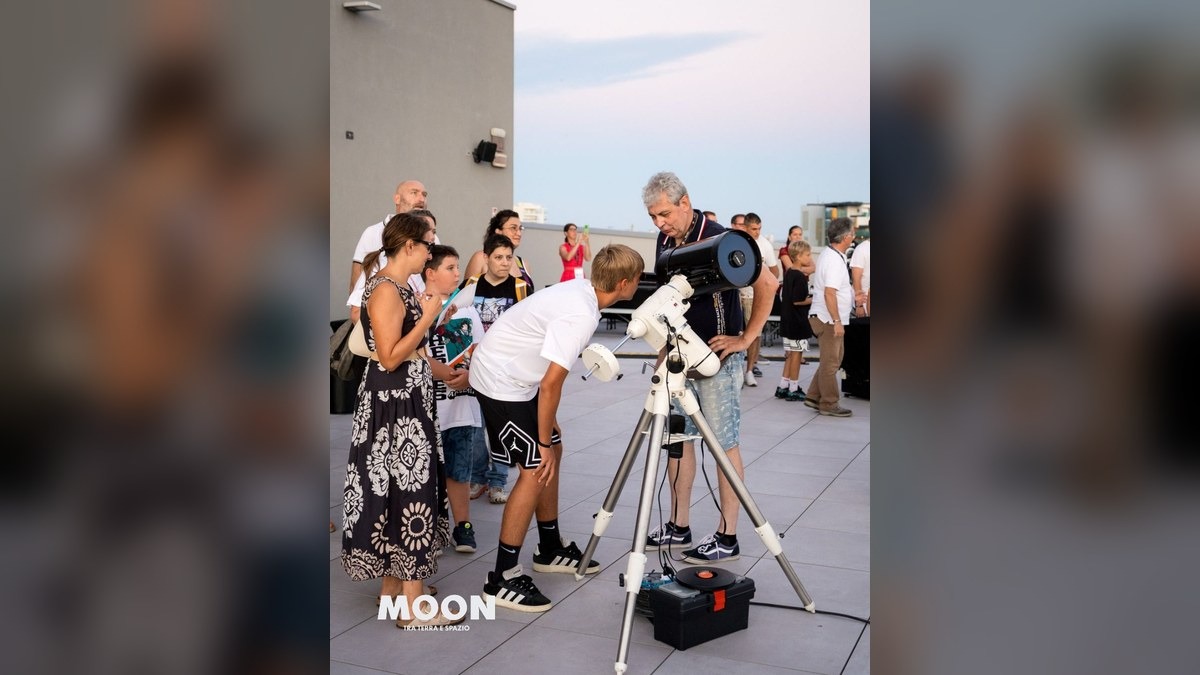 Jesolo, al JMuseo una serata su Saturno tra mostra Moon e osservazione al telescopio - 