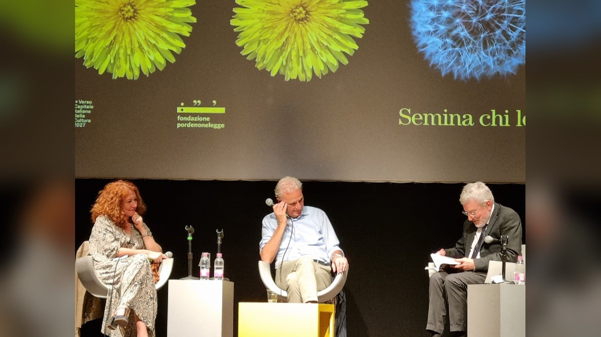 Pordenonelegge, Furio Honsell: «Democrazia fragile, servono ascolto e punti luce» - 