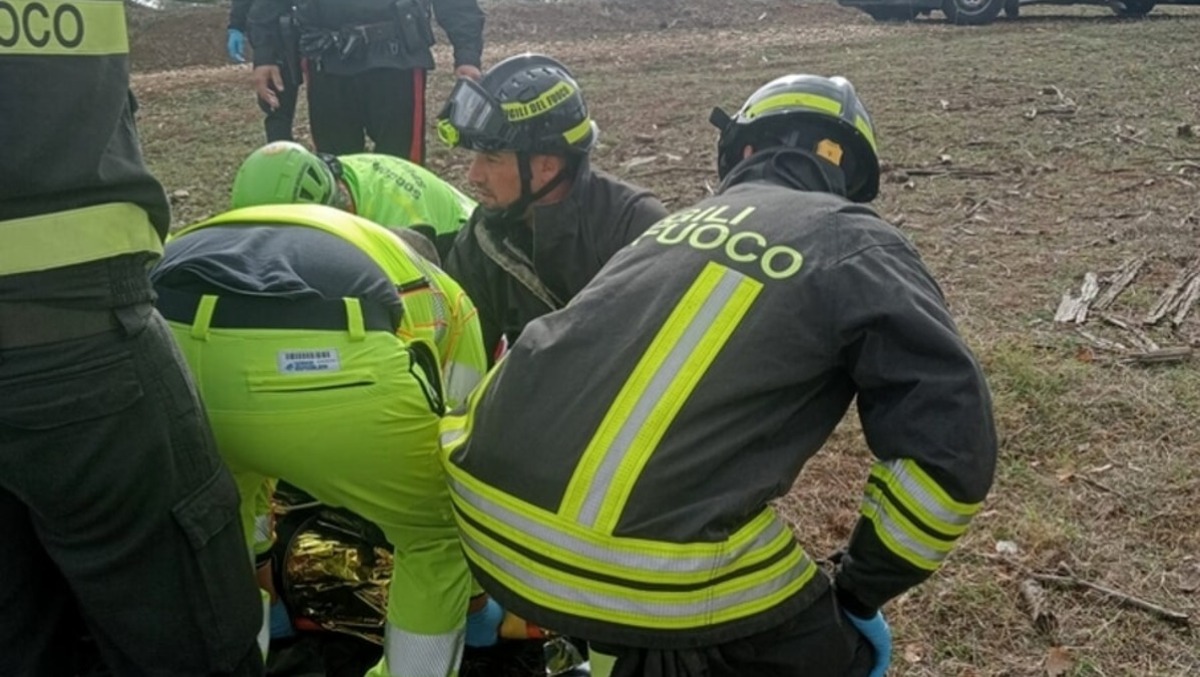 Spara a una lepre e ferisce al collo il compagno di battuta: grave incidente di caccia  - 