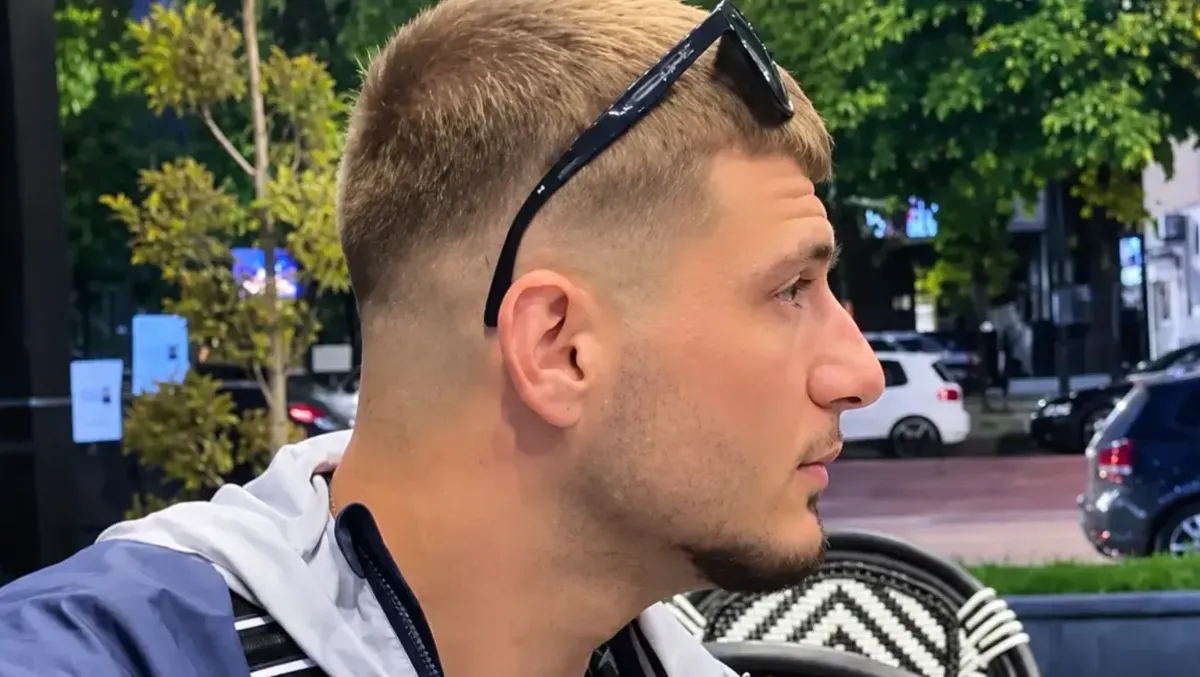 Precipita dal tetto del capannone davanti al padre: non ce l’ha fatta, è morto a 19 anni - Kujtim Osmani, il giovane operaio di 19 anni