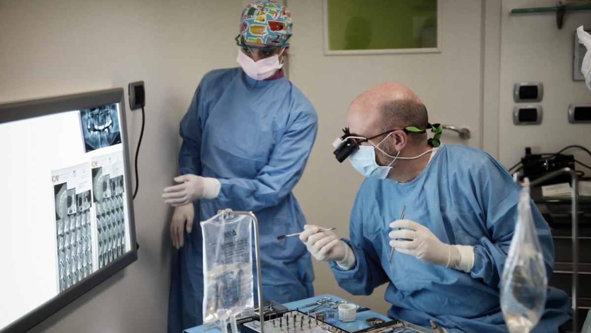 Dentista a Torino: perché scegliere uno studio odontoiatrico strutturato e multidisciplinare - 