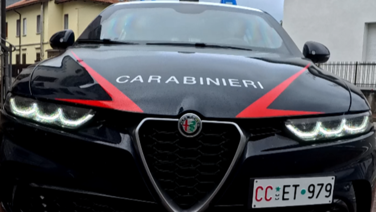 Tarcento, vede la pattuglia e fugge: 21enne fermato con cocaina - 