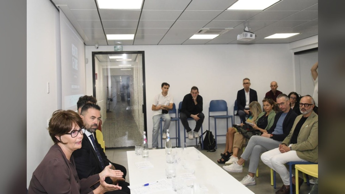 Edil Group porta 6 defibrillatori in uffici e cantieri di Trieste, collegati al 118 - 
