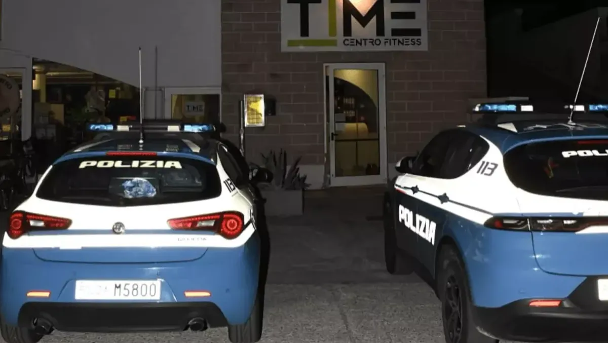 Operaio di 51 anni non rientra a casa: trovato morto nel vano ascensore in cantiere | VIDEO - La Polizia sul luogo della tragedia