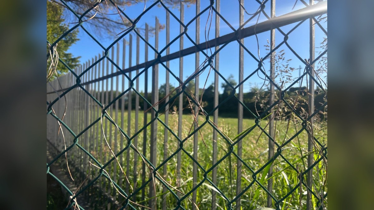 Conegliano, Fratelli d’Italia segnala il degrado del campo sportivo di San Pio X - 