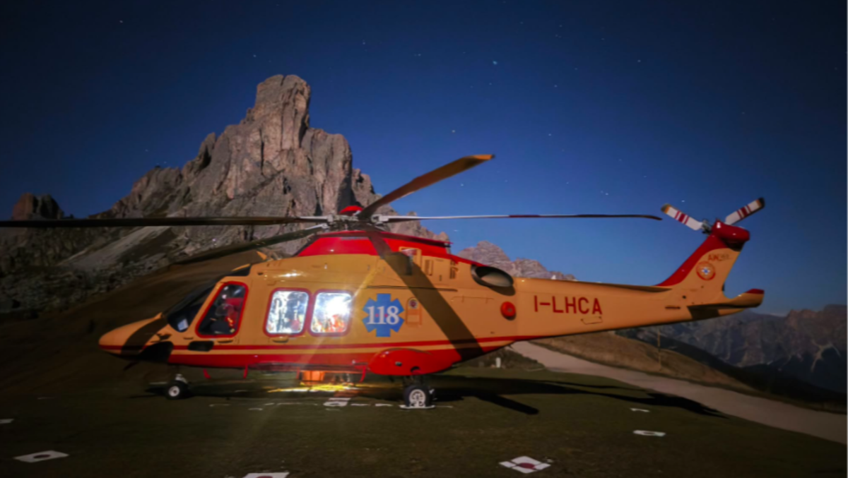 Lei aggrappata alla roccia nel buio, lui a 15 metri: due giovani spagnoli salvati - 