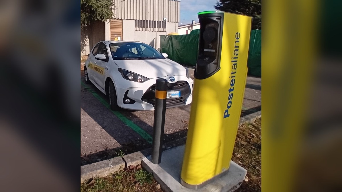 Udine, 21 nuove colonnine elettriche di Poste nei piccoli Comuni: i punti salgono a 30 - 