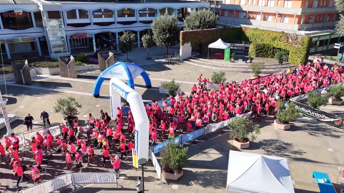 Bibione, oltre 600 alla Corsa delle Rose tra solidarietà e passeggiata sul litorale - 