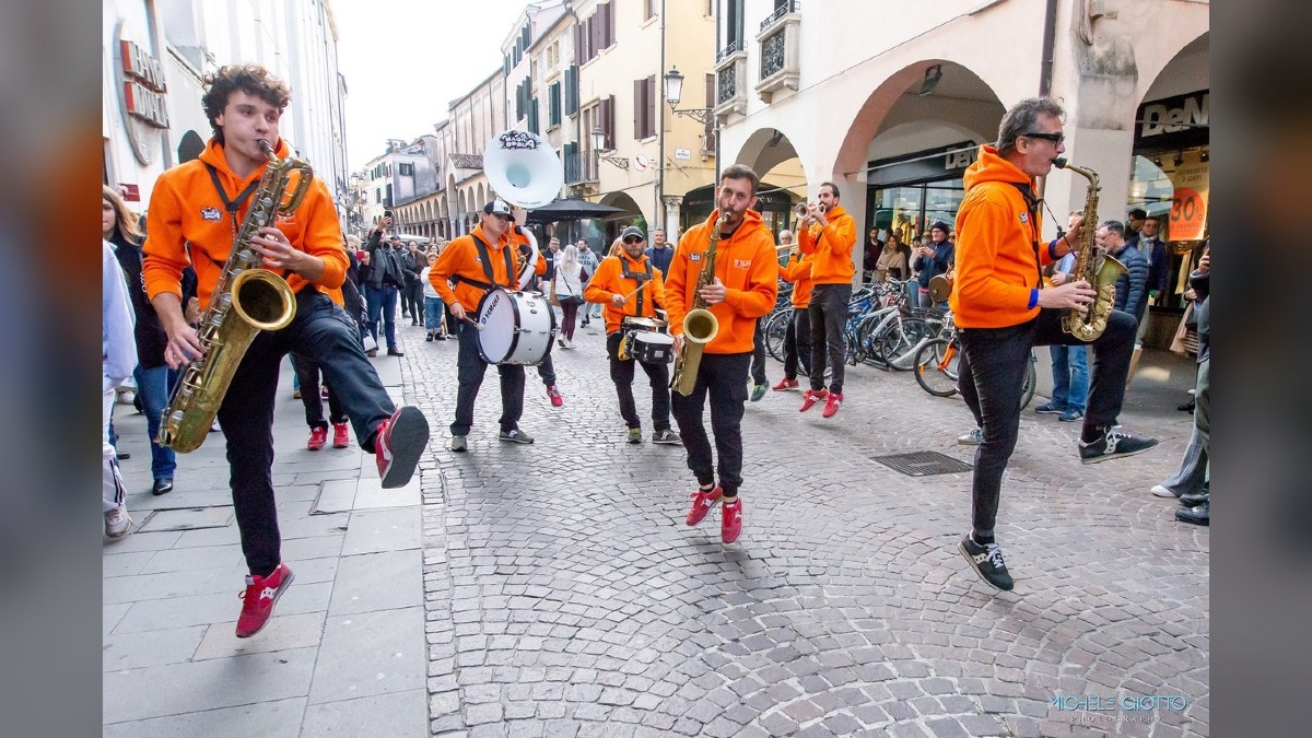 Padova Jazz Festival, il 3 ottobre anteprima itinerante con la MagicaBoola Brass Band - 