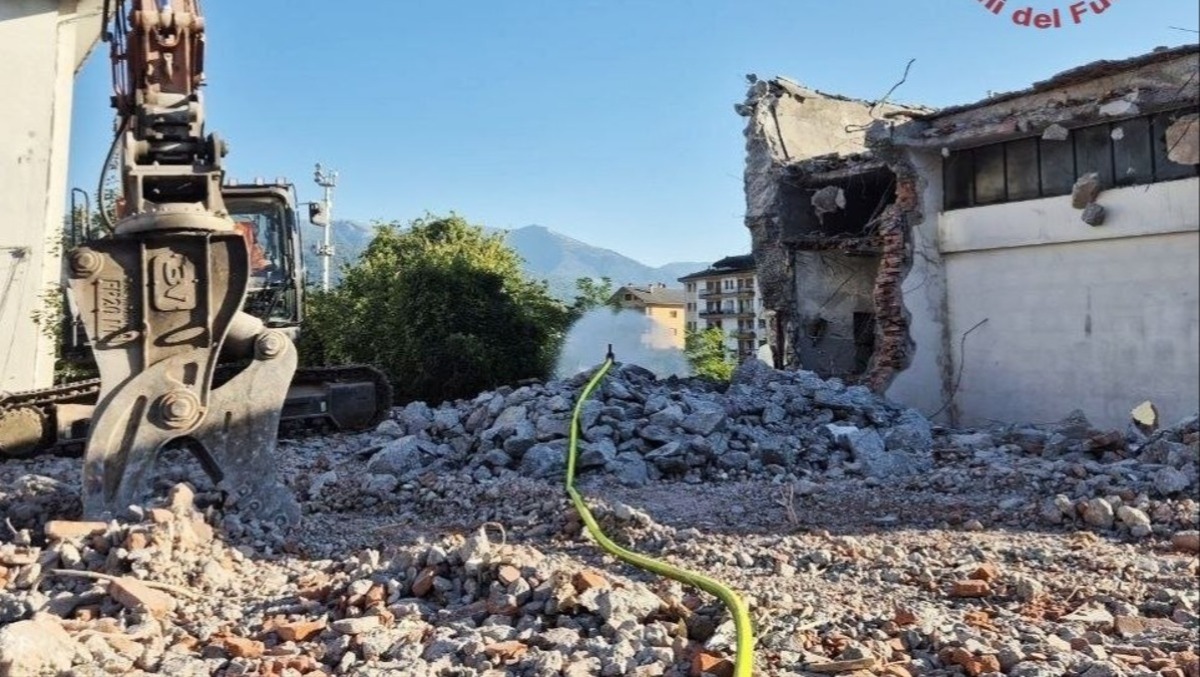 Odore di gas in strada: individuata la perdita, chiuso un collegamento - 
