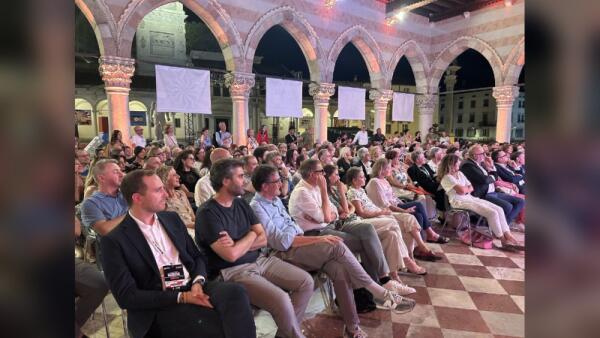 Udine, oltre 200 persone alla Loggia del Lionello per raccontare il lavoro del Comune