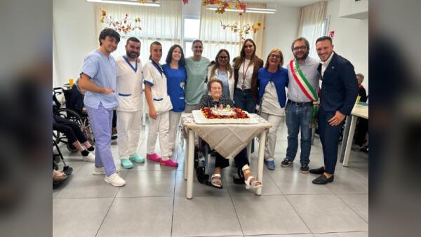 A Cinto Caomaggiore 103 candeline per Rita Geronutti: festa in RSA con famiglia e sindaci