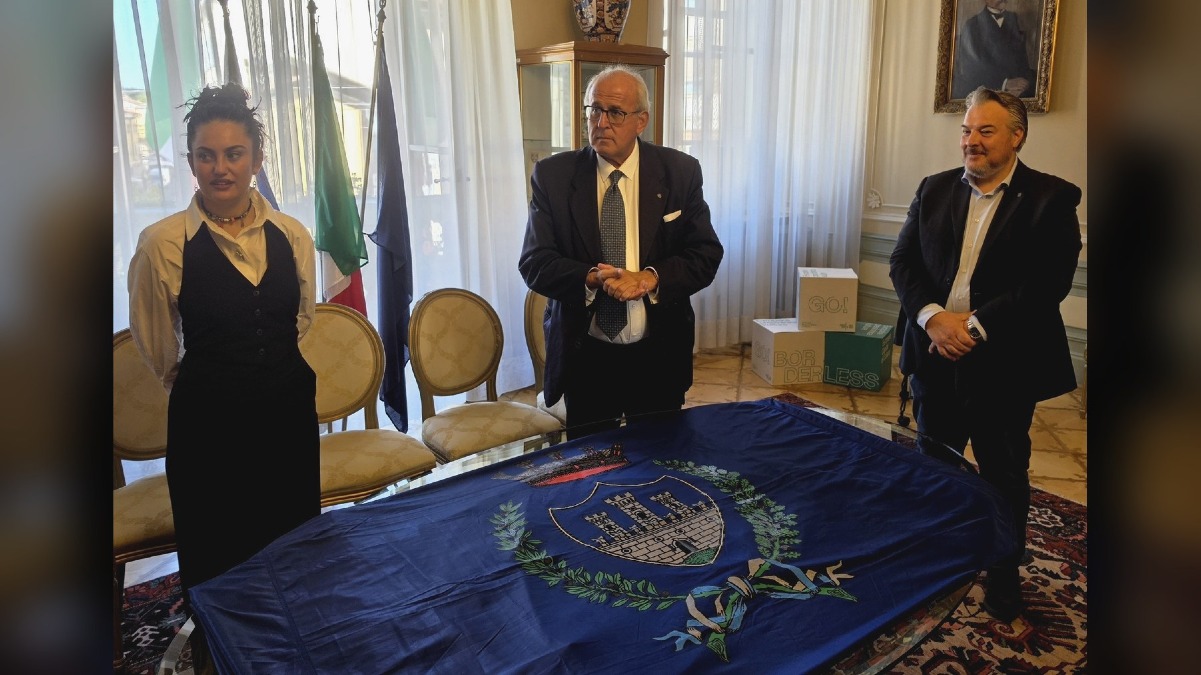 Gorizia affida il suo vessillo a Barraonda: la vela diventa racconto del territorio - 