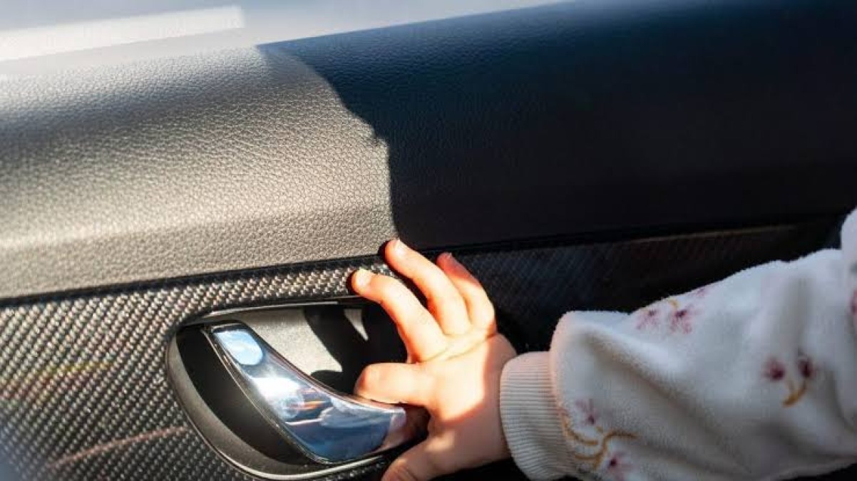 Padova, bimba chiusa in auto in Prato della Valle: il padre finisce denunciato - 