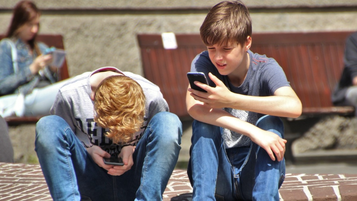 WhatsApp, per le famiglie arrivano nuove impostazioni sugli account dei ragazzi: cosa cambia davvero - 
