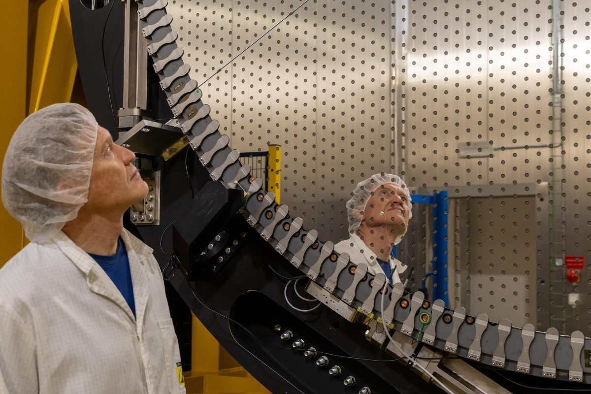 Partito da Bolzano lo specchio M4 del telescopio ELT: ultima tappa in Italia
