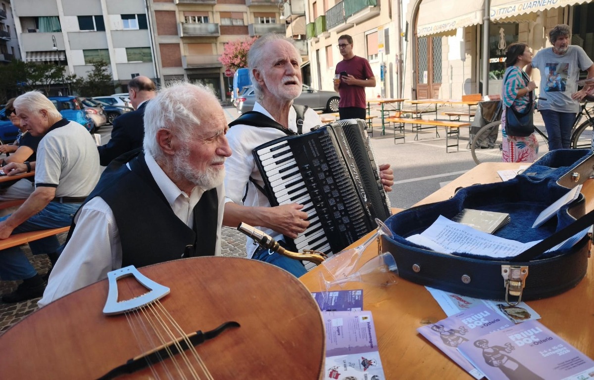 Udine, maxi polenta in piazzetta del Pozzo apre Aspettando Friuli Doc in osteria