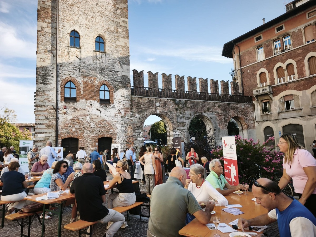 Udine, maxi polenta in piazzetta del Pozzo apre Aspettando Friuli Doc in osteria