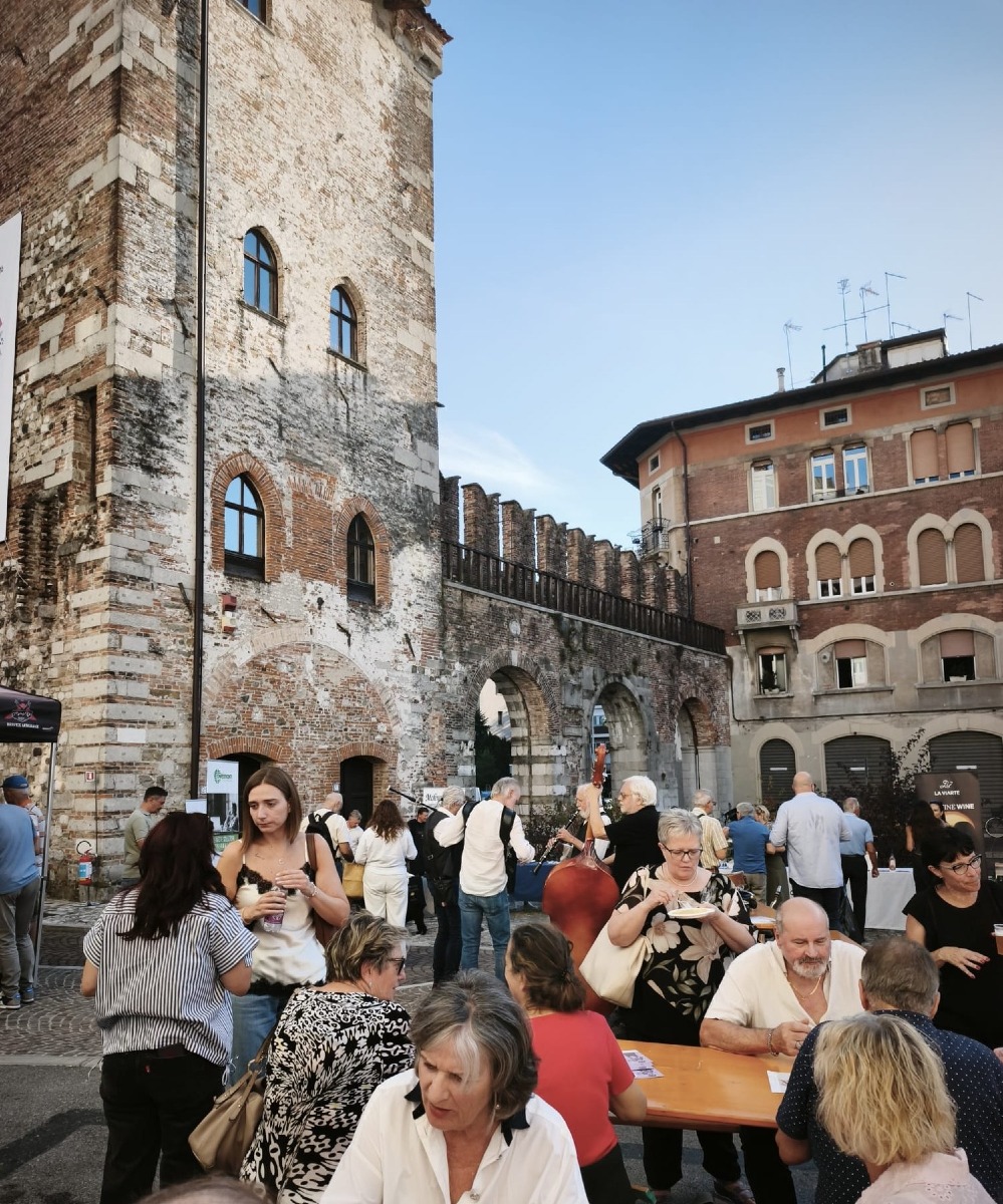 Udine, maxi polenta in piazzetta del Pozzo apre Aspettando Friuli Doc in osteria