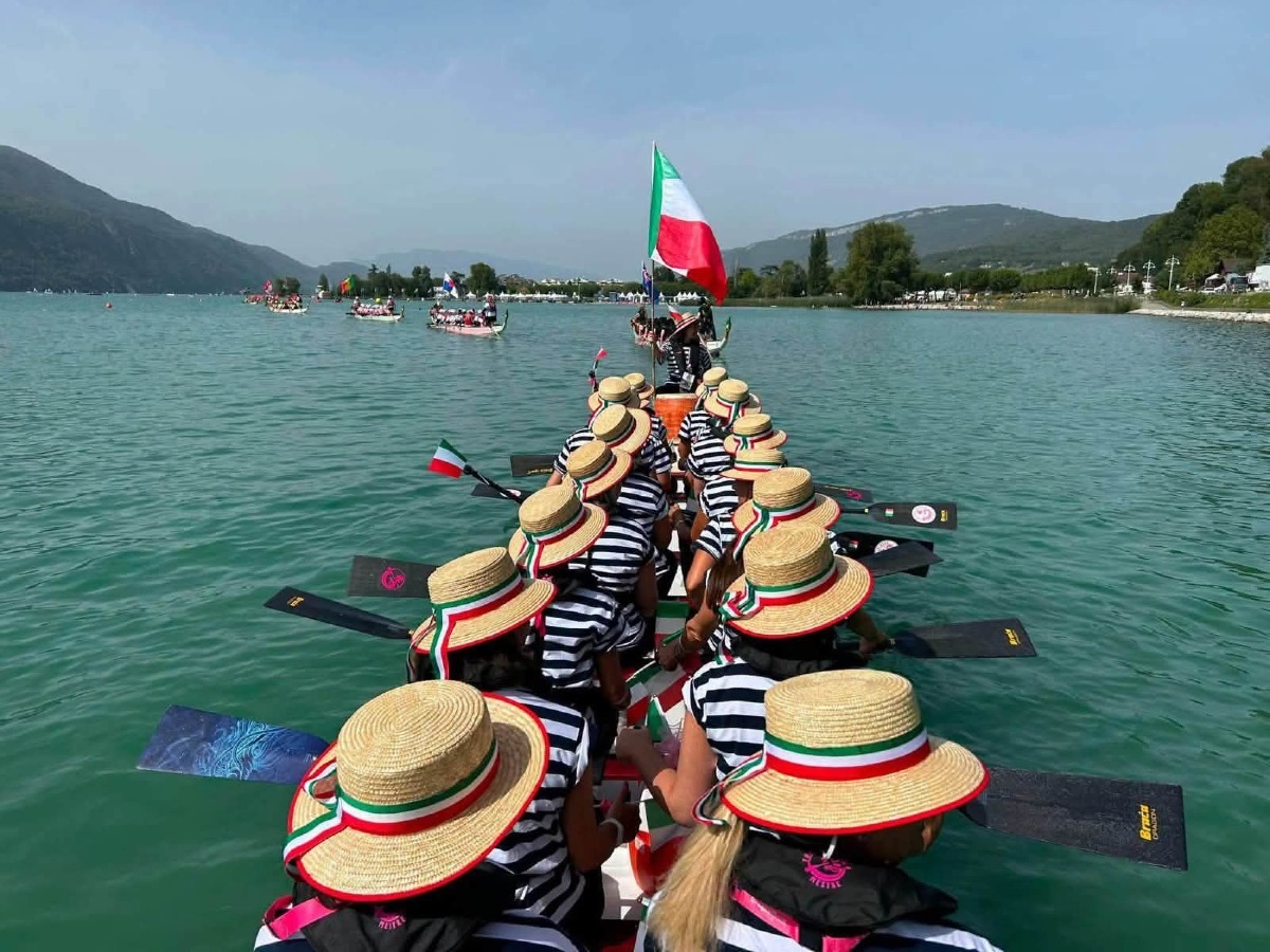 Trifoglio Rosa Mestre seconda al Mondiale di dragon boat: 54,78 nei 200 metri