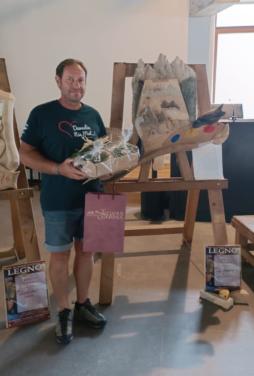 Auronzo, Ex tempore di scultura su legno 2026: vince Marcello Magoni