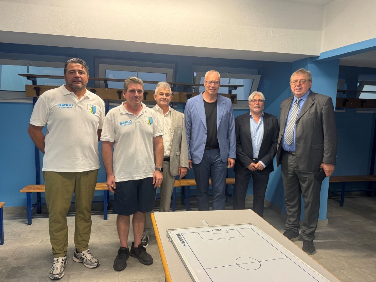 Torviscosa, inaugurati i nuovi spogliatoi del calcio: lavori per 230 mila euro