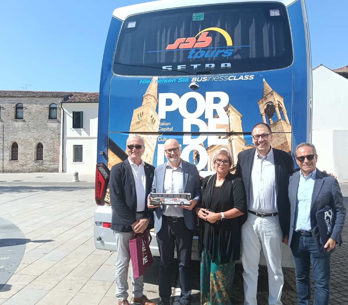 Pordenone accoglie 70 turisti austriaci e lancia in Europa il bus di Capitale 2027