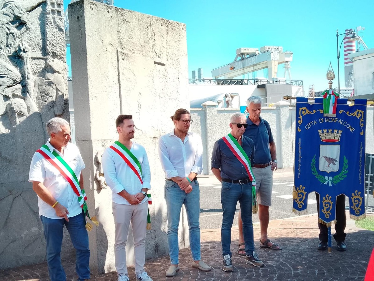 Monfalcone ricorda i 503 operai partigiani caduti: cerimonia al monumento di Panzano