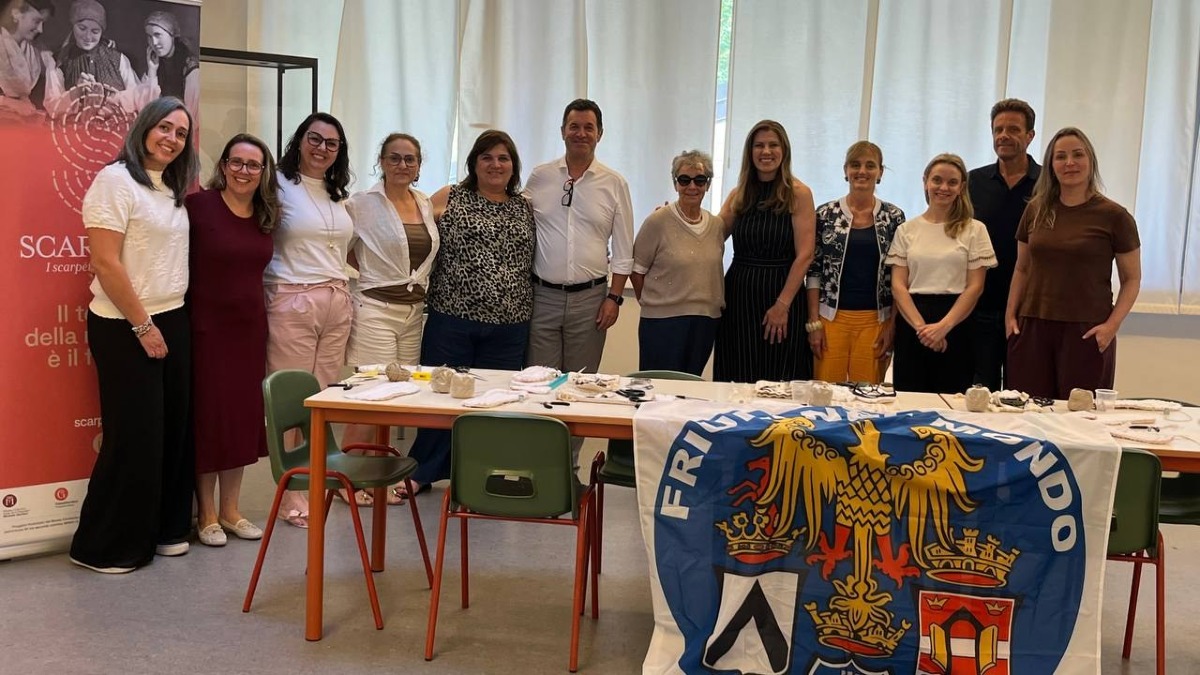 Tolmezzo, otto donne dal Brasile al Museo Carnico per imparare gli scarpets