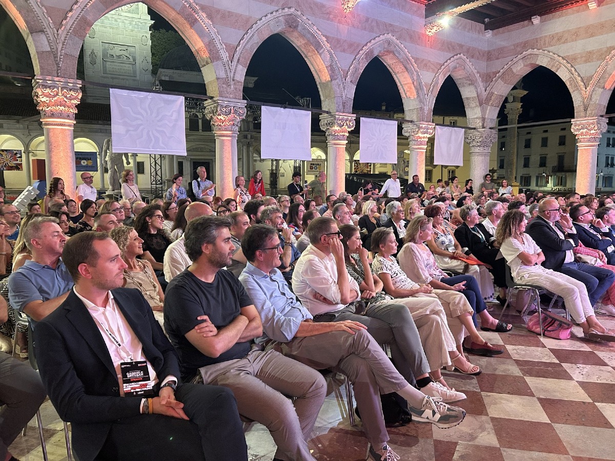 Udine, oltre 200 persone in Loggia del Lionello per raccontare il lavoro del Comune