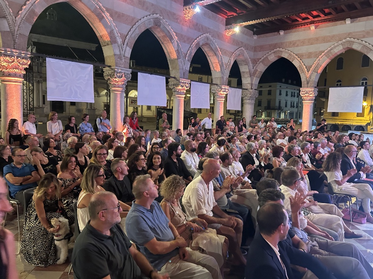 Udine, oltre 200 persone in Loggia del Lionello per raccontare il lavoro del Comune