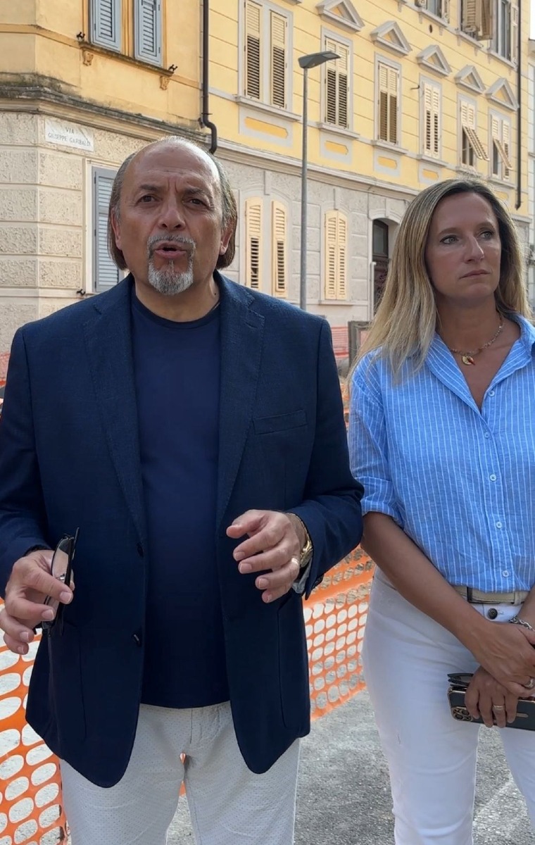 Nonno vigile alla Nazario Sauro di Monfalcone: presidio 15 minuti prima e dopo le lezioni