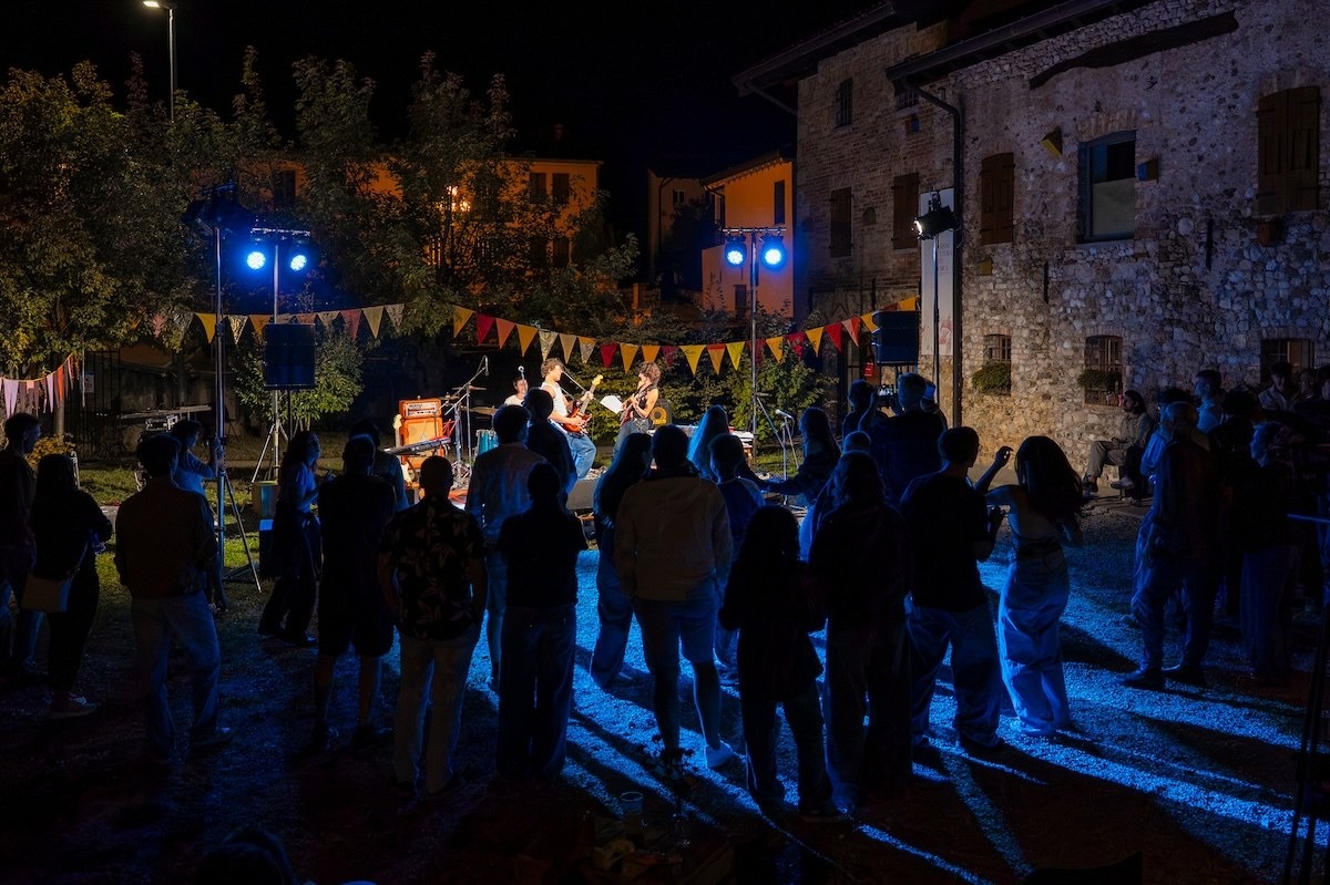 Fagagna, sei giovani band friulane riempiono Cjase di Catine per la Notte rock