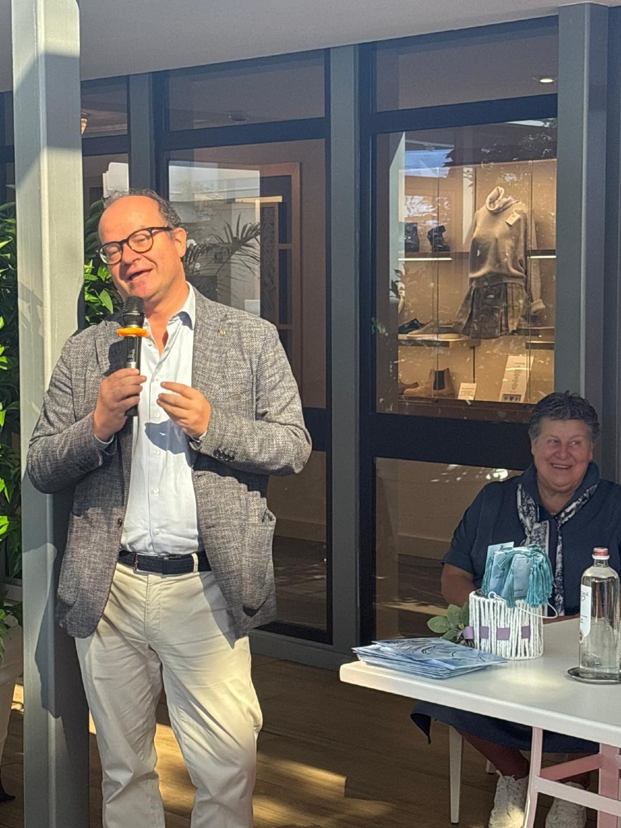 Lignano, dieci anni di "Un libro, un caffè": chiusa la rassegna dedicata agli autori Fvg