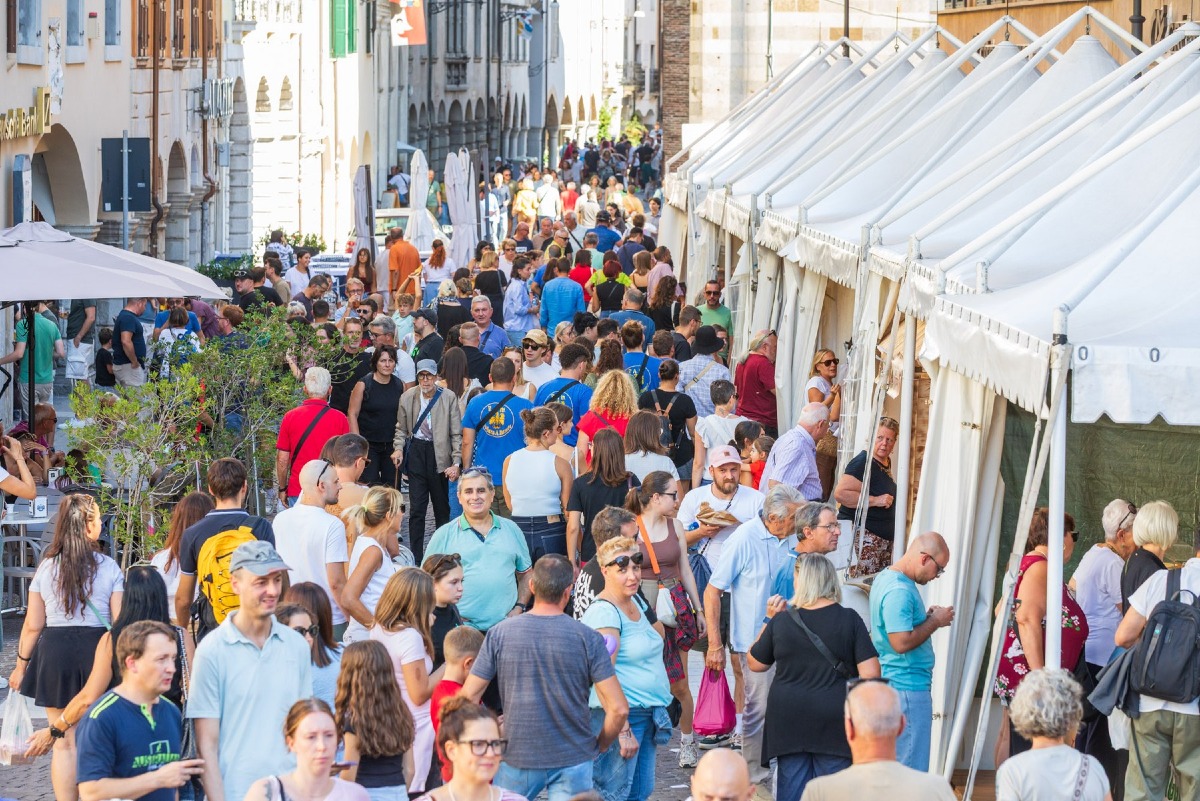 Friuli Doc chiude con stand affollati e una città diffusa tra centro, parchi e piazze