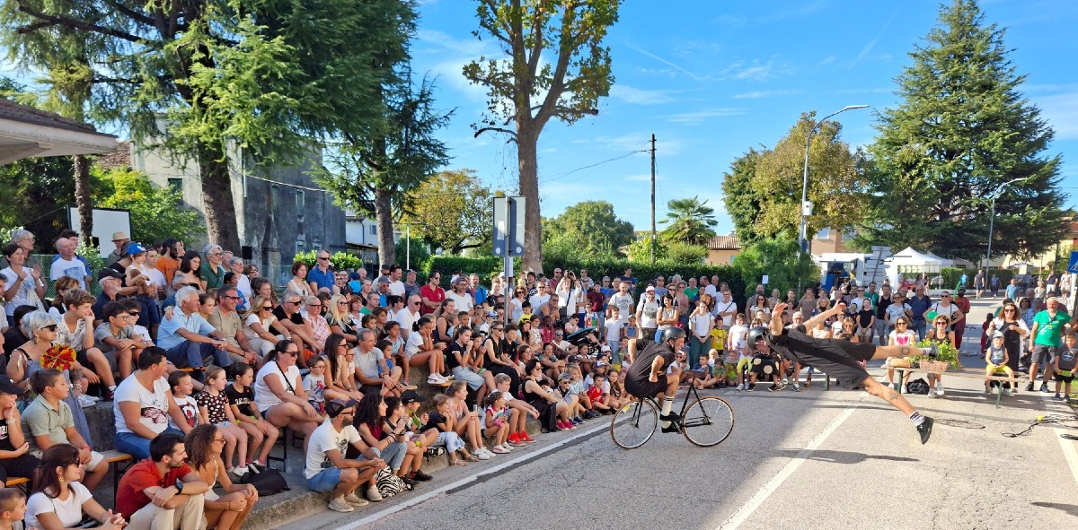 A Vascon torna Co i Piè Descalsi: 5 giorni di teatro di strada con artisti da 5 continenti