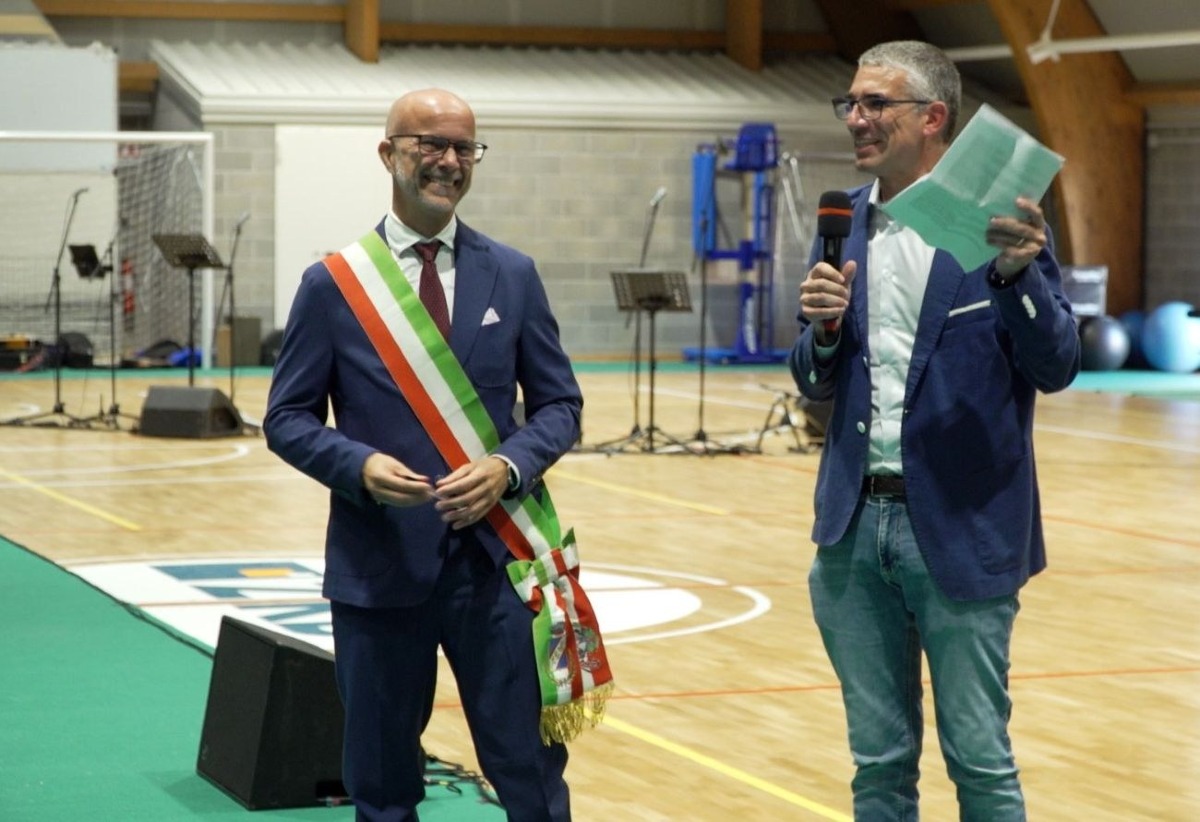 Doberdò del Lago inaugura la nuova palestra comunale: al taglio del nastro anche Roberti