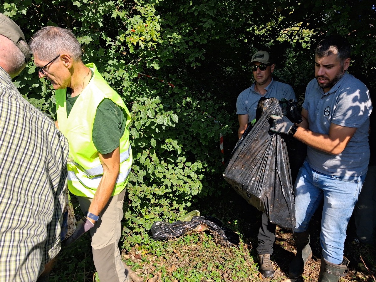 Pordenone, tonnellate di rifiuti rimosse a Vallenoncello nella campagna di pulizia