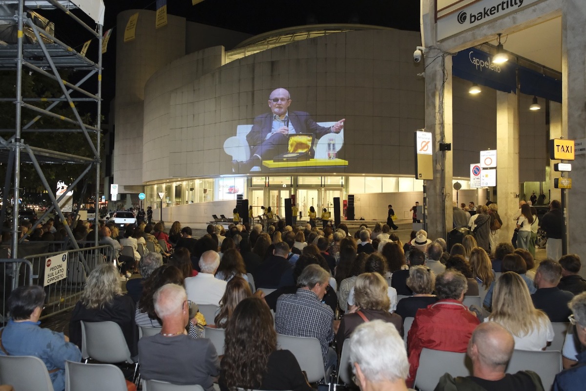 Pordenonelegge supera 160mila presenze e chiude l’edizione 2026 con Mattarella