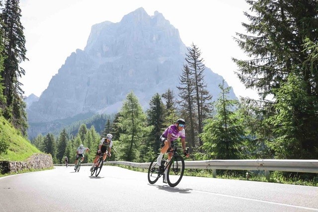 Sportful Dolomiti Race 2027, iscrizioni dal 1 ottobre: 1.000 posti in griglia avanzata