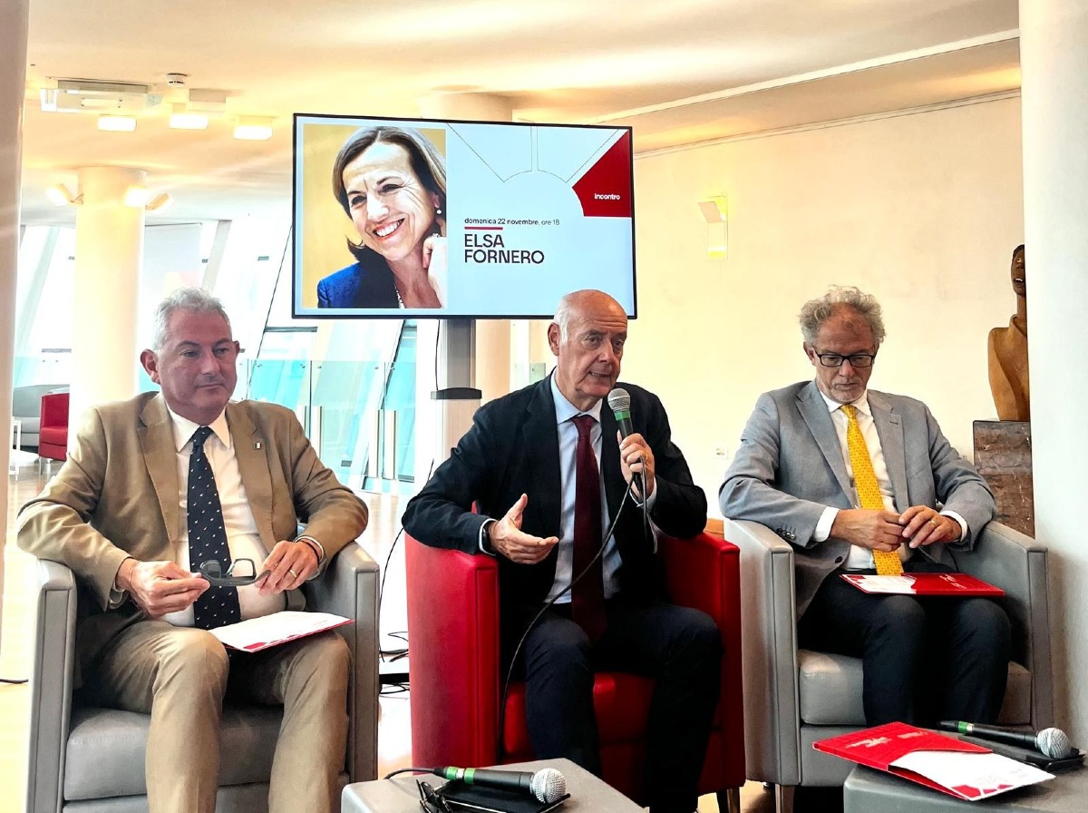 Pordenone, R-Evolution Lab 2026 porta al Verdi Cottarelli, Fornero e “In Mutande”