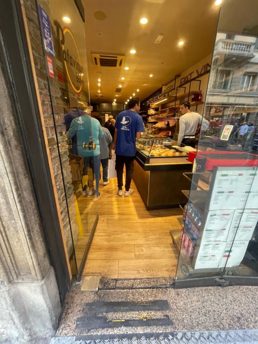 Padova, i volontari distribuiscono opuscoli sui diritti umani nel centro città