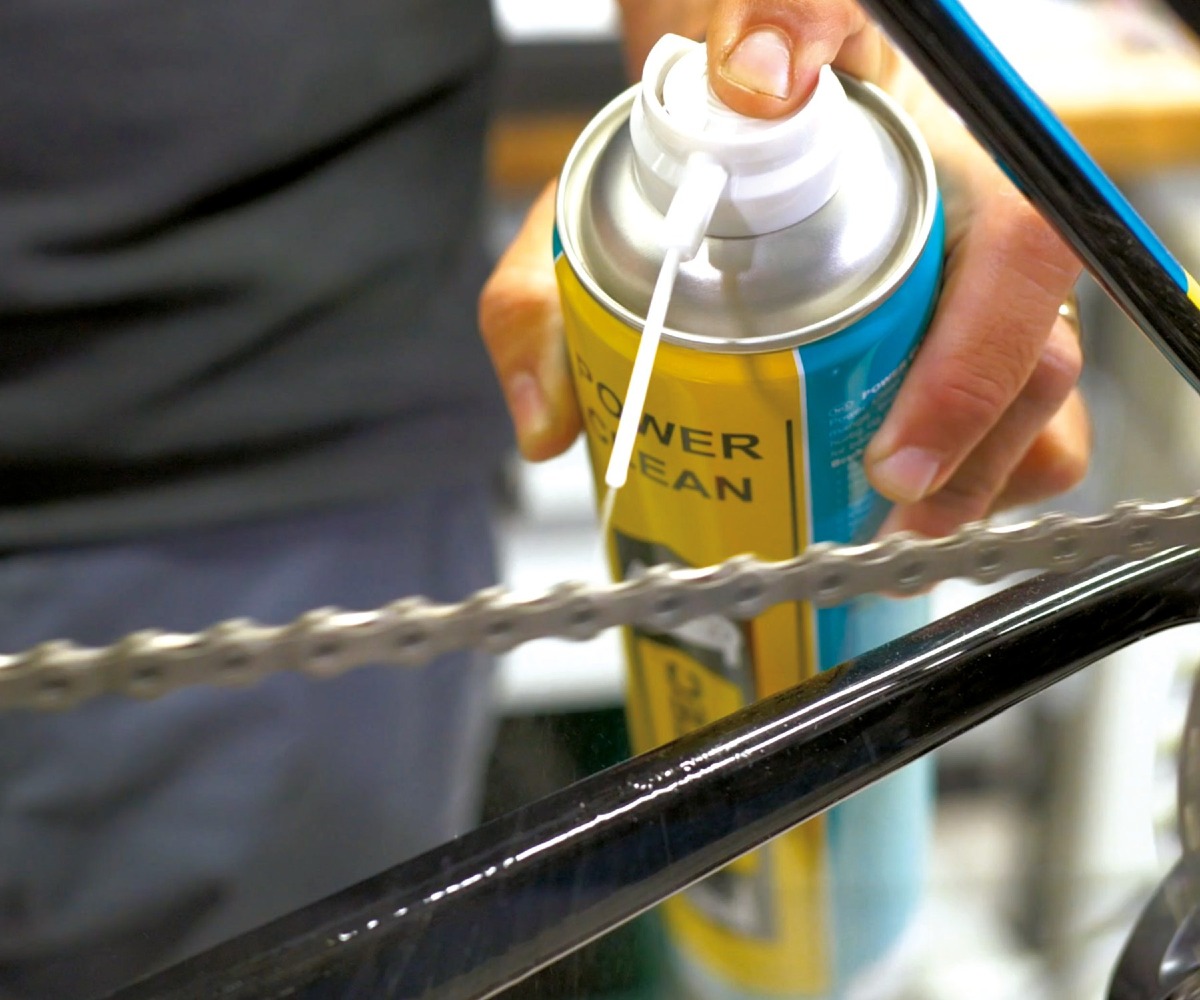 Power Clean di iNova, sgrassatore spray per grasso, olio e polvere dei freni