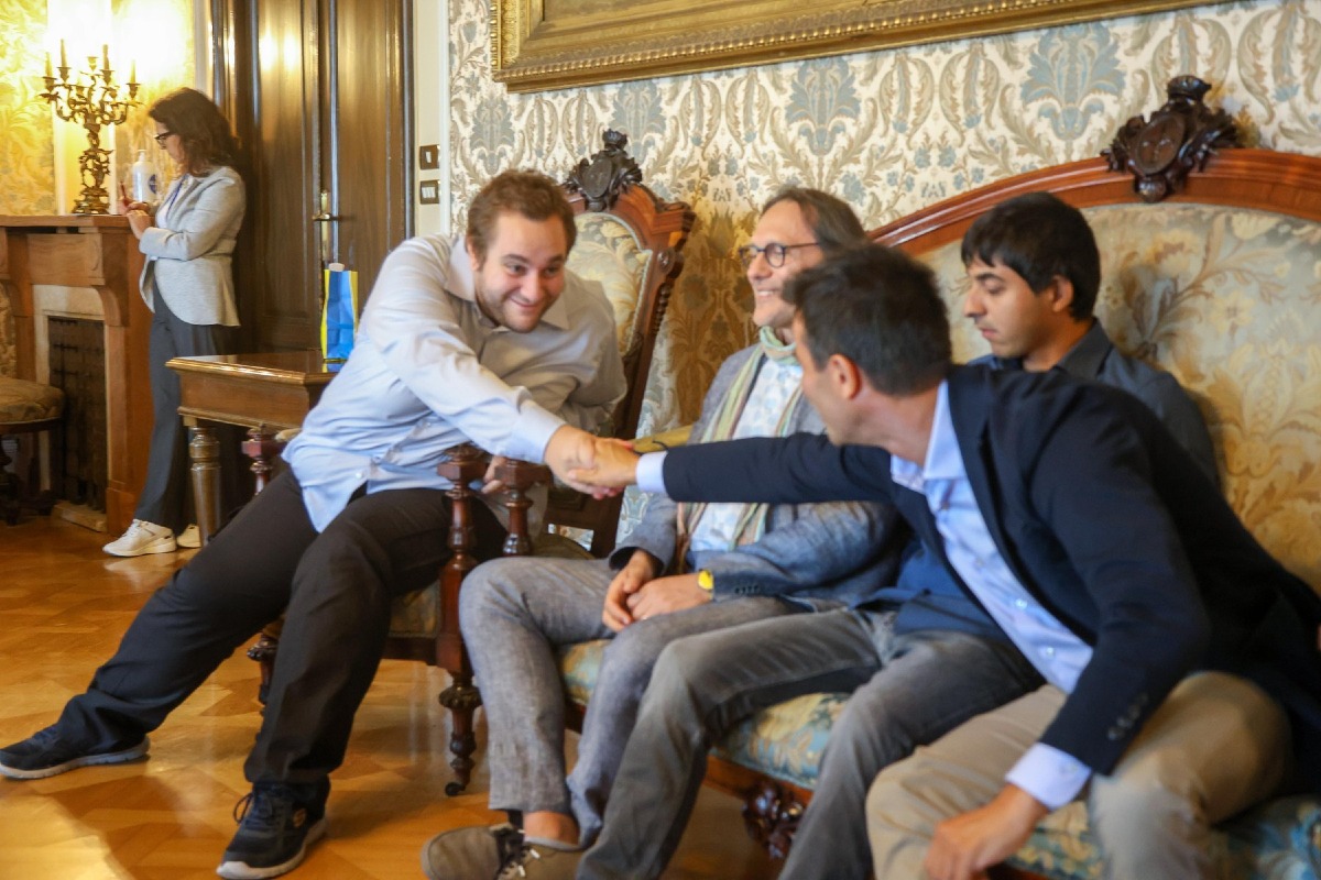 Medaglia del Comune a Marco Tortul e a Oltre quella Sedia per il verde di Trieste