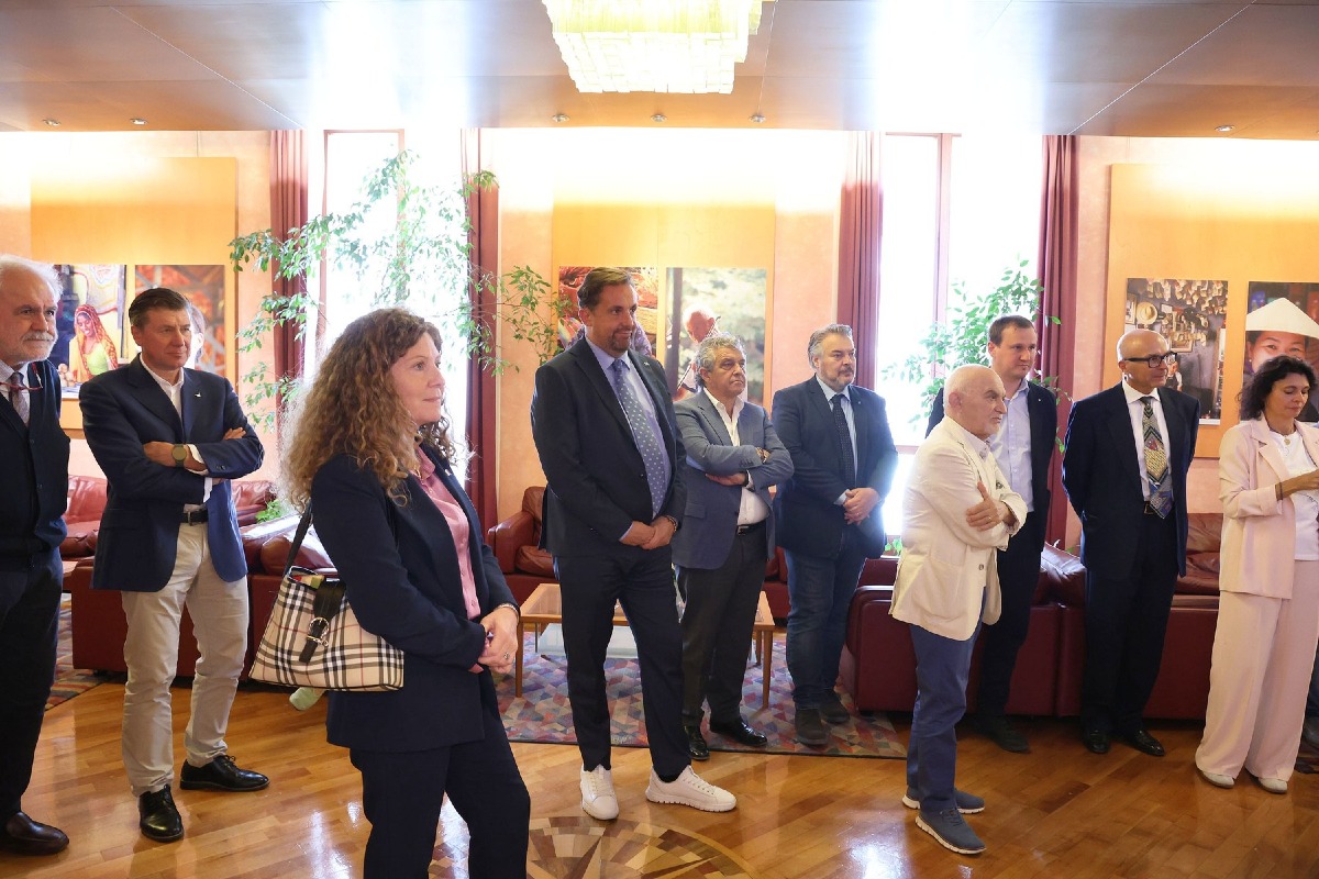 Trieste, in Consiglio regionale la mostra fotografica di Roberto Meroi