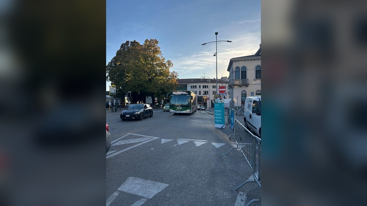 Traffico in tilt a Conegliano dopo la chiusura di Viale Carducci - 